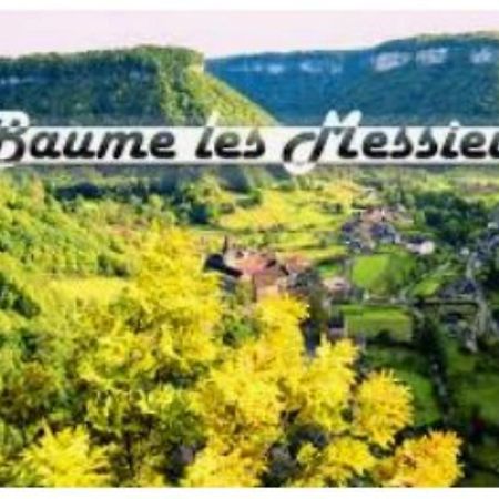 Bed and Breakfast Les Bergeronnettes Trenal Exterior foto